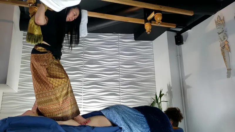 Ashiatsu Massage Class - ELEARNPEDIA